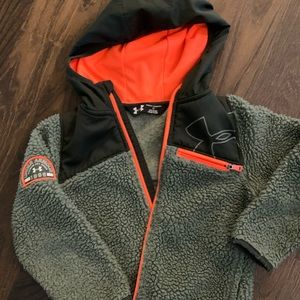 Under Armour Jacket, fleece/ nylon on the outside w/hood. Toddler boy sz 4T